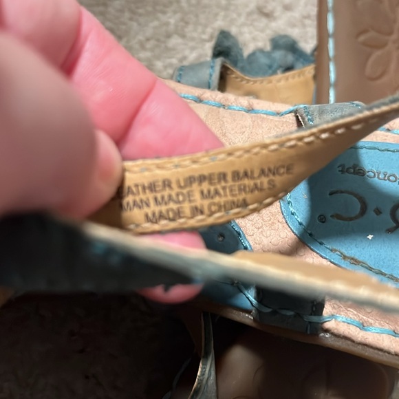 B.o.c. Blue flower sandals. - Picture 3 of 3